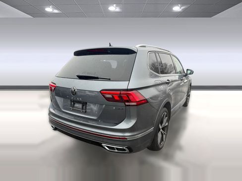 Used 2024 Volkswagen Tiguan SEL R-Line image 9