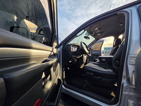 Used 2005 Dodge Ram 2500 Truck SLT image 32