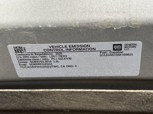 Used 2025 Chevrolet Malibu RS FWD image 36