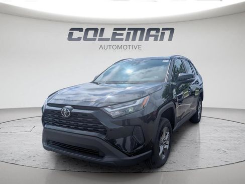 Used 2025 Toyota RAV4 XLE AWD/4WD image 1