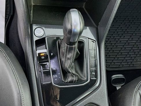 Used 2021 Volkswagen Tiguan SE R-Line image 16