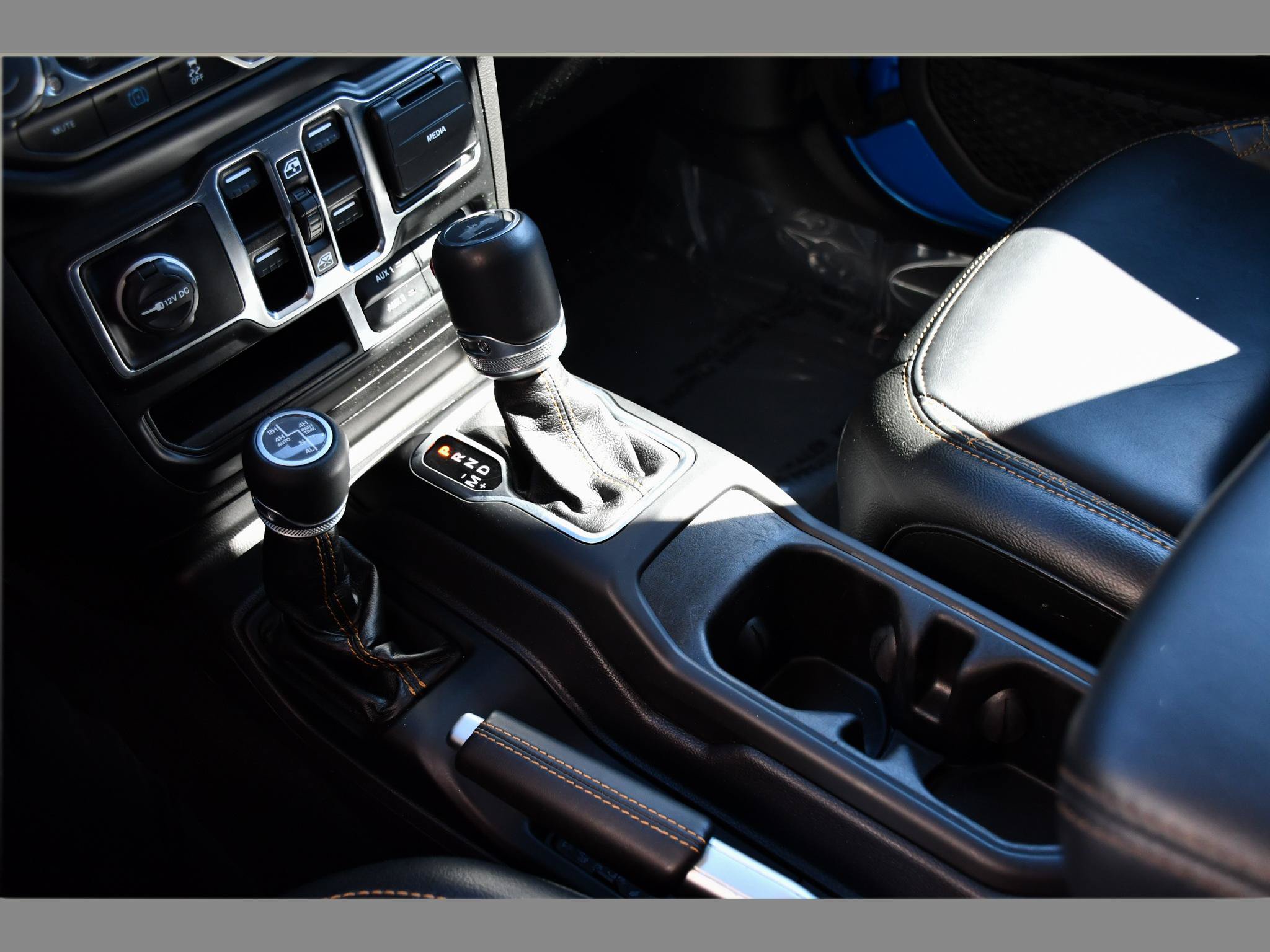 Used 2022 Jeep Wrangler Unlimited Sahara AWD/4WD image 36