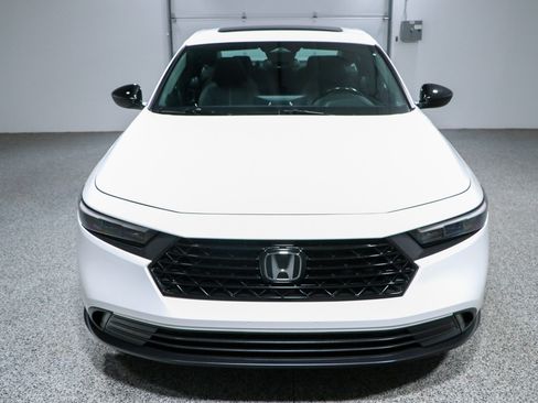 Used 2023 Honda Accord Sport image 4