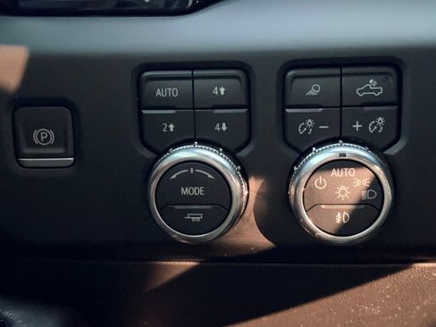 Used 2022 GMC Sierra 1500 AT4X AWD/4WD image 15