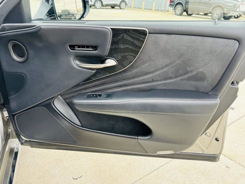 Used 2022 Lexus LS 500 AWD w/ Accessory Package (Z1) image 35