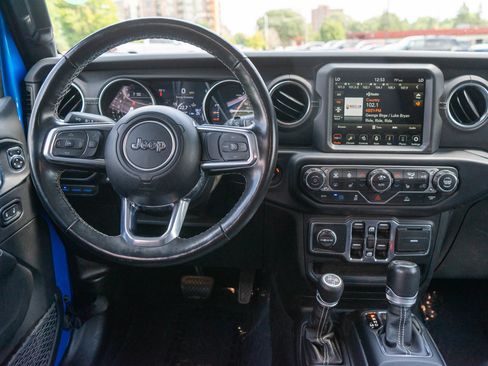 Used 2023 Jeep Wrangler Unlimited Sahara w/ Cold Weather Group AWD/4WD image 13