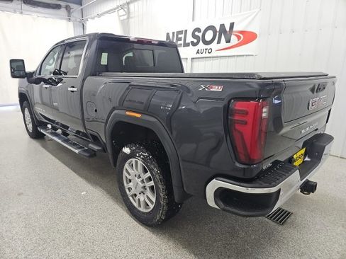 Used 2024 GMC Sierra 3500 SLT w/ SLT Premium Package image 8