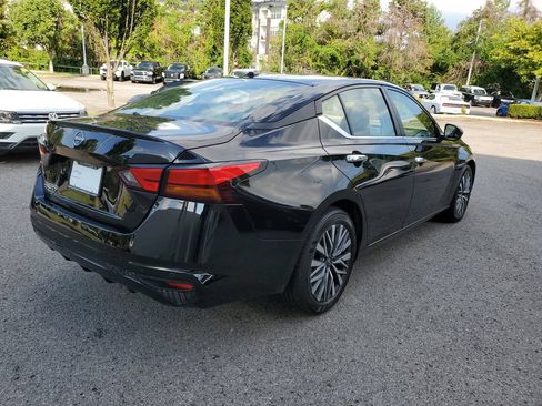 Certified 2025 Nissan Altima 2.5 SV FWD image 4