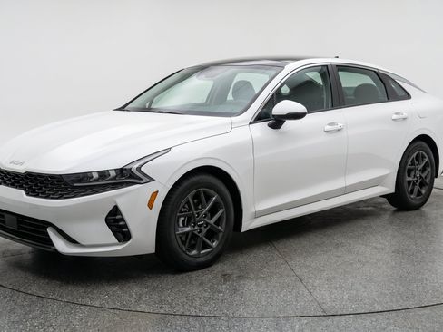 Used 2025 Kia K5 LXS FWD image 3