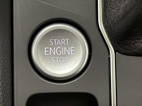 Used 2023 Volkswagen Atlas SEL image 23