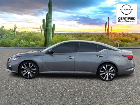Certified 2021 Nissan Altima 2.5 SR image 3