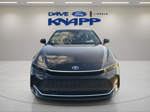 Used 2023 Toyota Crown XLE image 4