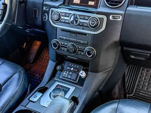 Used 2016 Land Rover LR4 HSE image 32