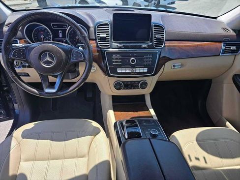 Used 2019 Mercedes-Benz GLS 450 4MATIC image 22