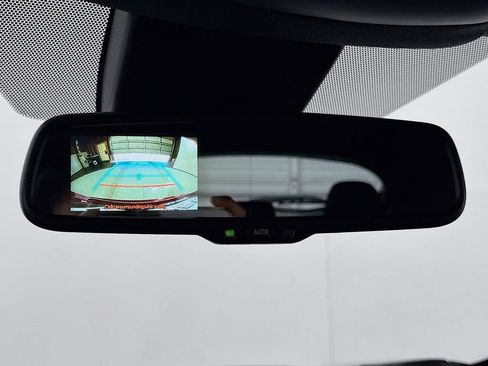 Used 2018 Toyota C-HR XLE FWD image 30