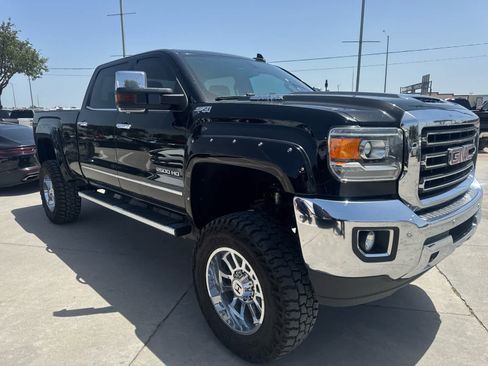 Used 2019 GMC Sierra 2500 SLT w/ Duramax Plus Package AWD/4WD image 4
