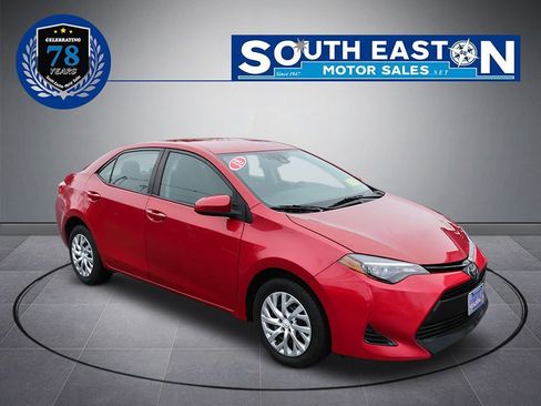 Used 2018 Toyota Corolla LE image 2
