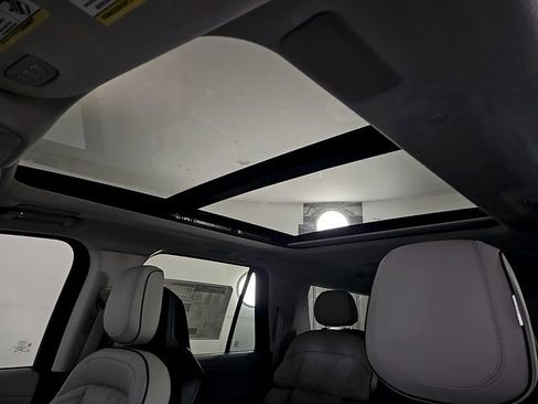 New 2026 Lincoln Navigator L Black Label AWD/4WD image 13