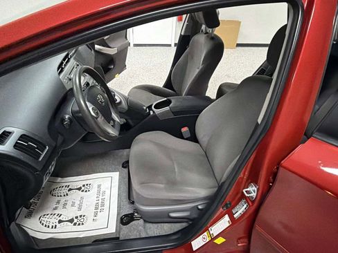 Used 2014 Toyota Prius Two image 11