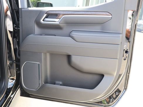New 2026 GMC Sierra 1500 SLT w/ SLT Convenience Package AWD/4WD image 39