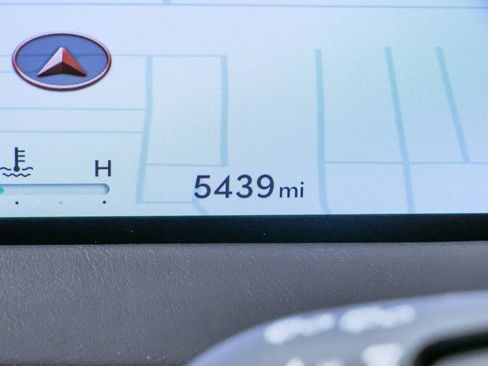 Certified 2026 Genesis GV70 2.5T AWD/4WD image 19