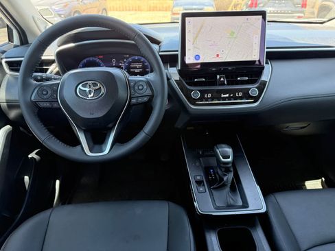 Used 2026 Toyota Corolla Cross XLE w/ Convenience Package FWD image 14