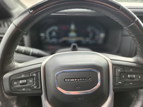 Used 2024 GMC Yukon Denali w/ Advanced Technology Package image 22