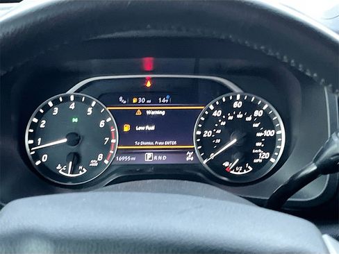 Used 2024 Nissan Titan SV w/ SV Convenience Package image 12