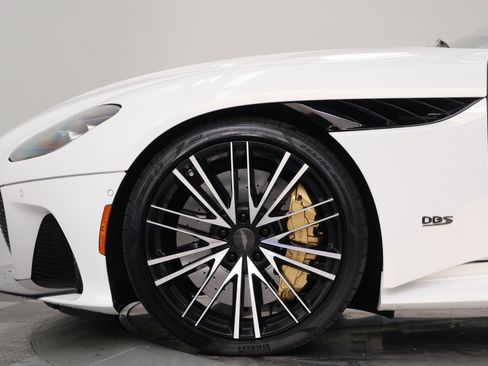 Used 2022 Aston Martin DBS Superleggera Volante RWD image 54