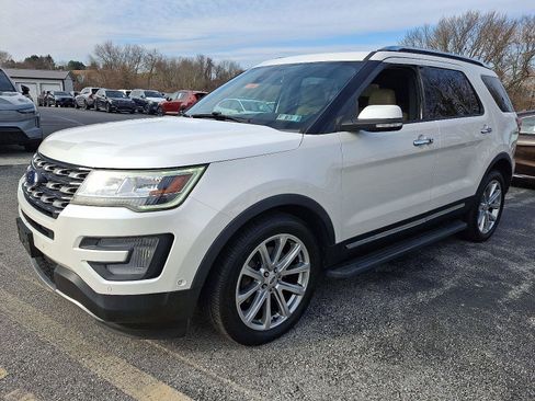 Used 2017 Ford Explorer Limited w/ Equipment Group 303A image 3