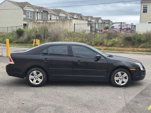Used 2007 Ford Fusion SE image 4