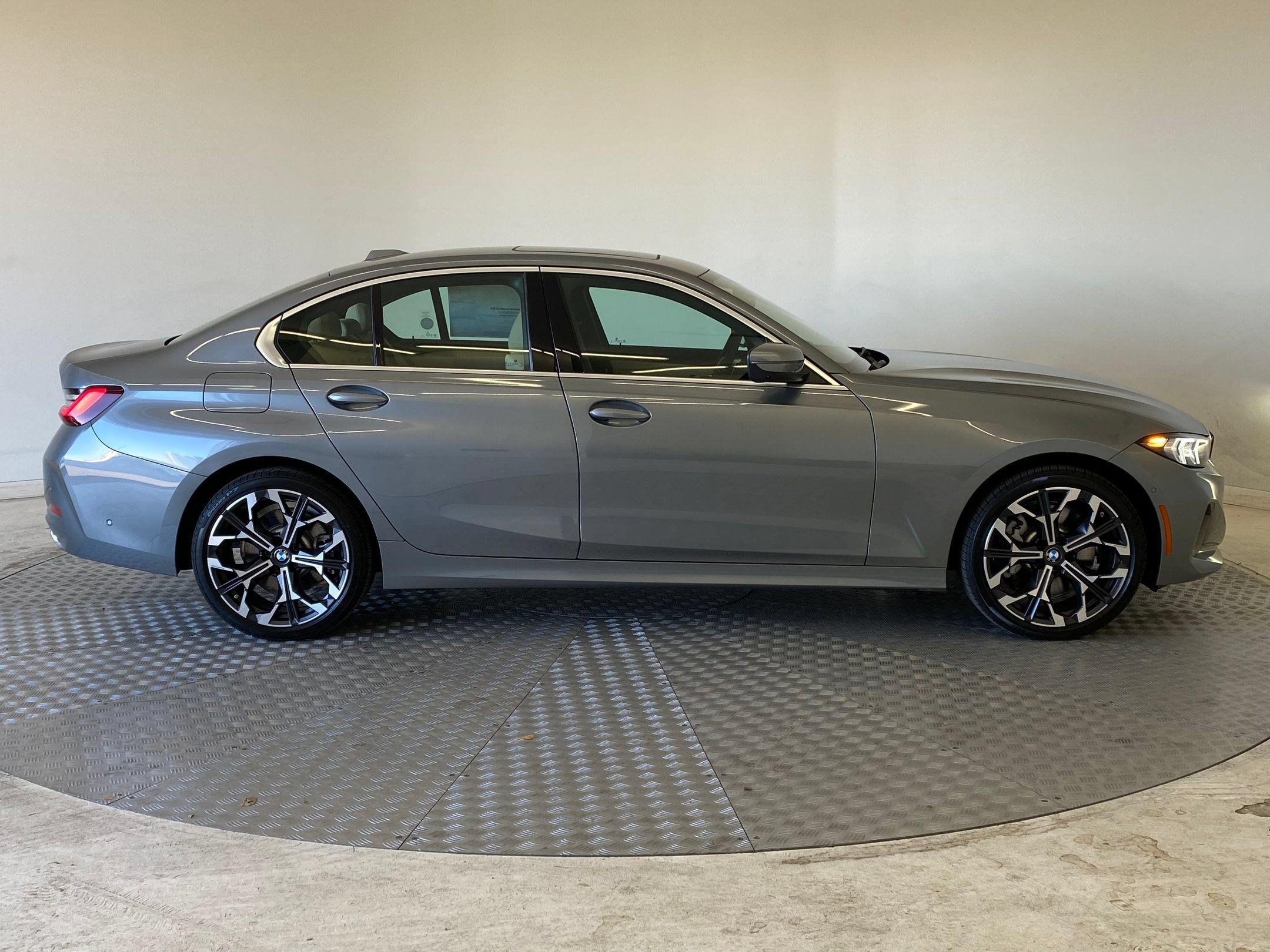 Used 2026 BMW 330i xDrive Sedan w/ Premium Package AWD/4WD image 7