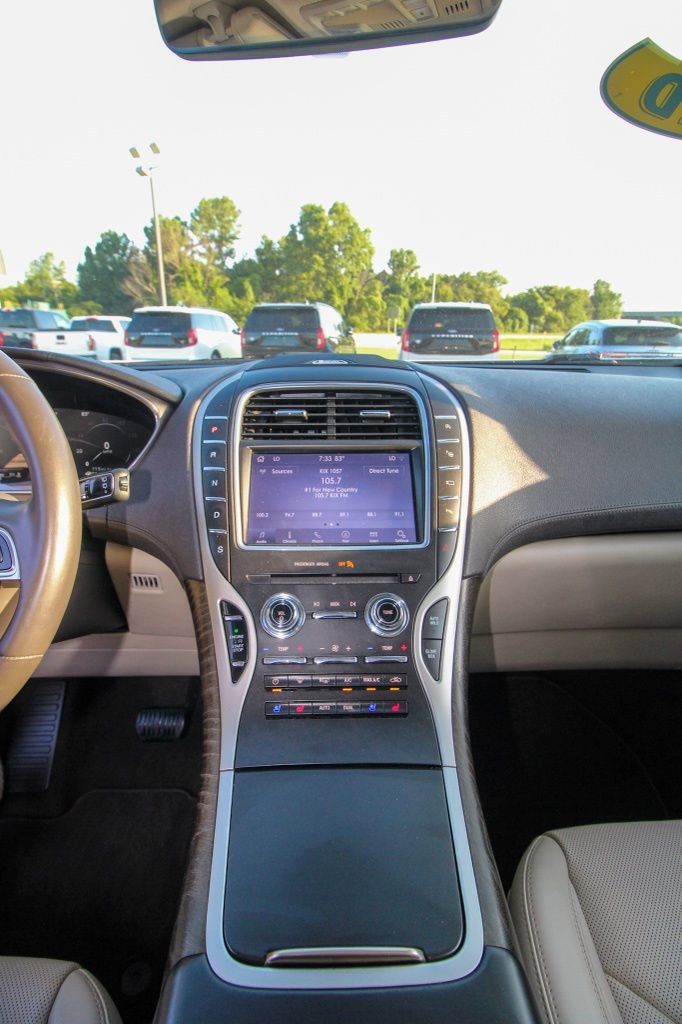 Used 2020 Lincoln Nautilus Reserve AWD/4WD image 30