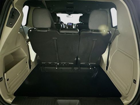 Used 2019 Dodge Grand Caravan SXT image 26