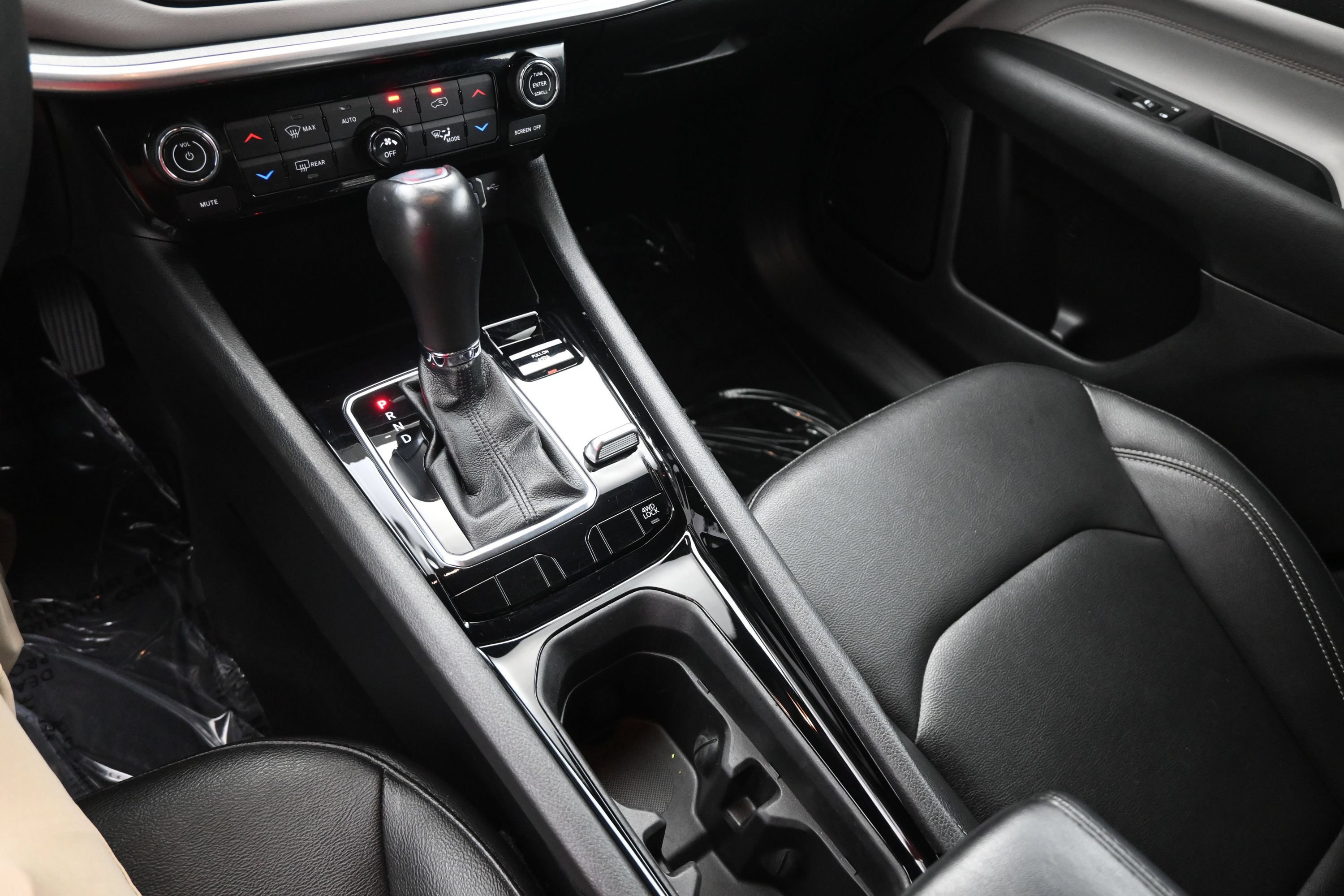 Used 2025 Jeep Compass Limited AWD/4WD image 16