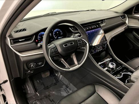 Used 2023 Jeep Grand Cherokee L Limited w/ Luxury Tech Group II AWD/4WD image 16