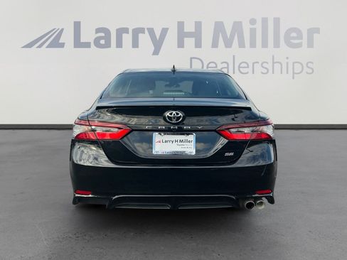 Used 2024 Toyota Camry SE image 4