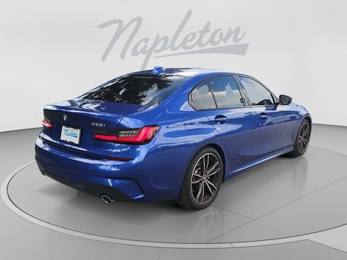 Used 2022 BMW 330i Sedan w/ M Sport Package RWD image 6