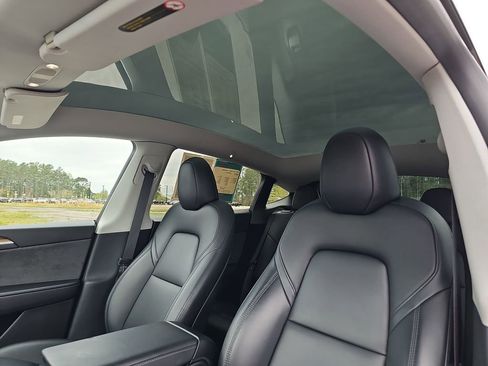 Used 2023 Tesla Model Y Long Range AWD/4WD image 35