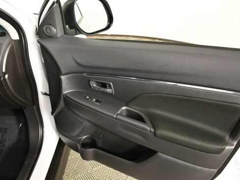 Used 2025 Mitsubishi Outlander Sport ES AWD/4WD image 38
