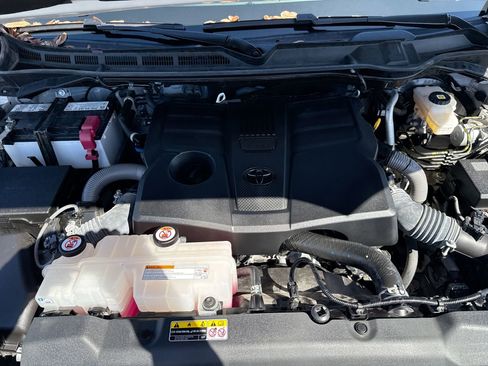 Used 2024 Toyota Tundra Platinum image 18