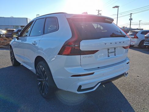 New 2026 Volvo XC60 T8 Ultra w/ Protection Package Premier image 3