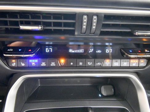 Used 2024 MAZDA CX-90 Plug-In Hybrid w/ Premium Plus image 26