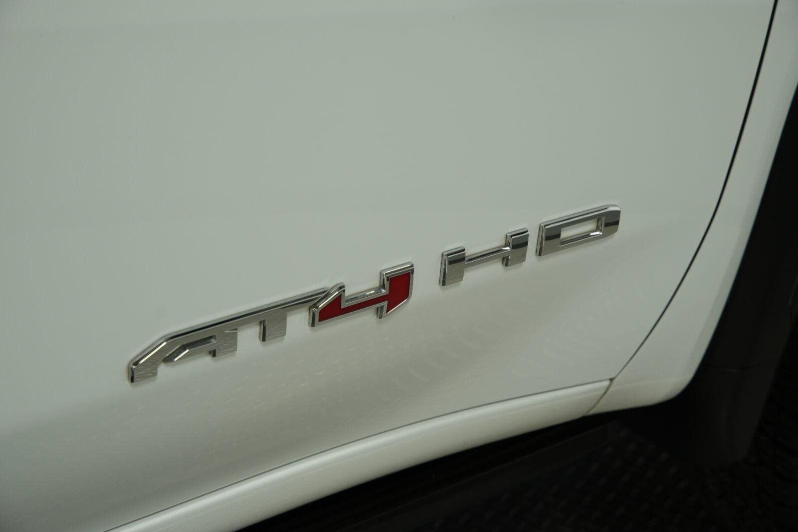 Used 2024 GMC Sierra 2500 AT4 w/ AT4 Premium Plus Package AWD/4WD image 28