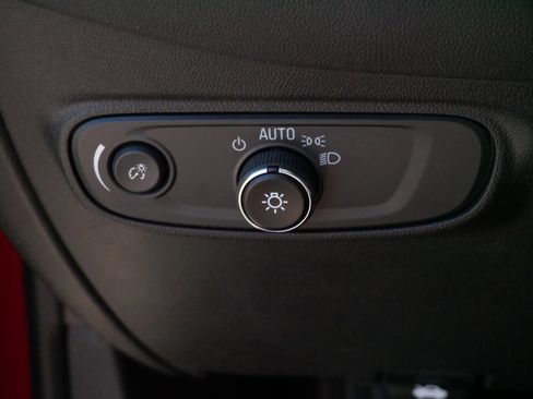 Used 2023 Chevrolet Equinox LT FWD image 27