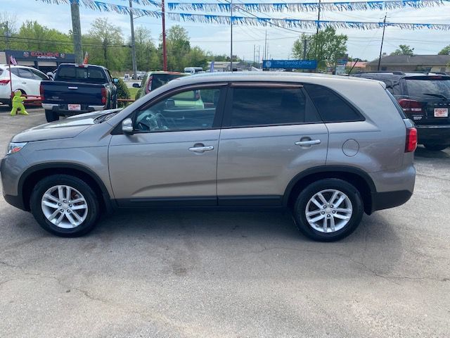 Used 2014 Kia Sorento LX FWD image 2