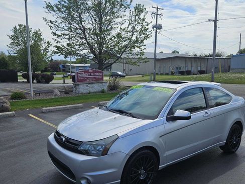 Used 2010 Ford Focus SES FWD image 1