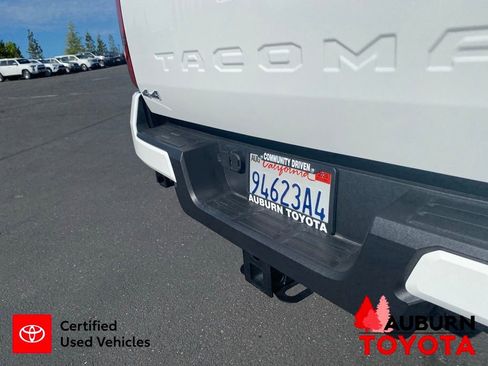 Certified 2024 Toyota Tacoma SR5 AWD/4WD image 10