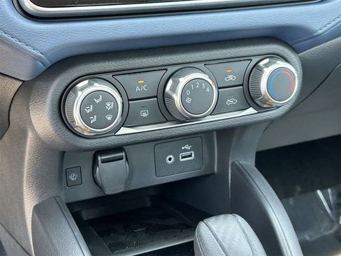 New 2025 Nissan Versa SV w/ Trunk Package FWD image 23