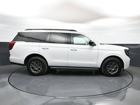 Used 2025 Ford Expedition Active AWD/4WD image 35
